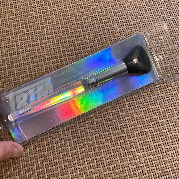 Trim Makeup Brush Bundle - Picture 3 of 5